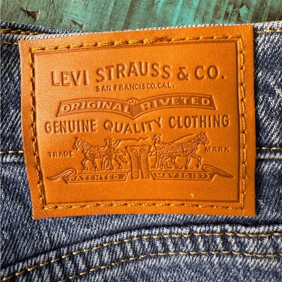 Levi's 70s High Rise Flare Jeans Size 32 - Picture 12 of 16